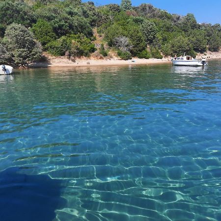 Marovito Appartement Supetarska Draga Buitenkant foto