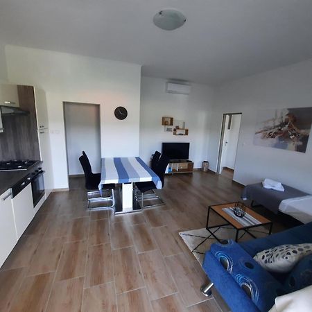 Marovito Appartement Supetarska Draga Buitenkant foto