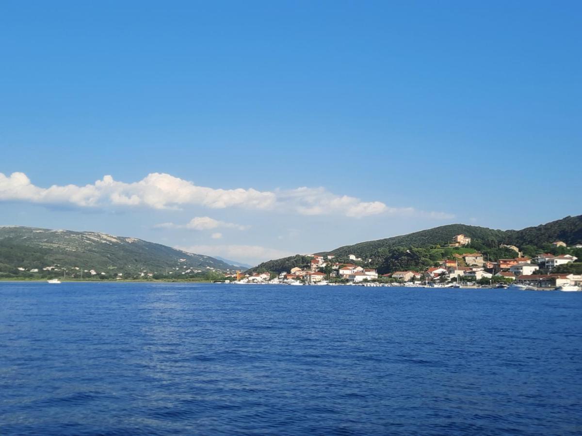 Marovito Appartement Supetarska Draga Buitenkant foto