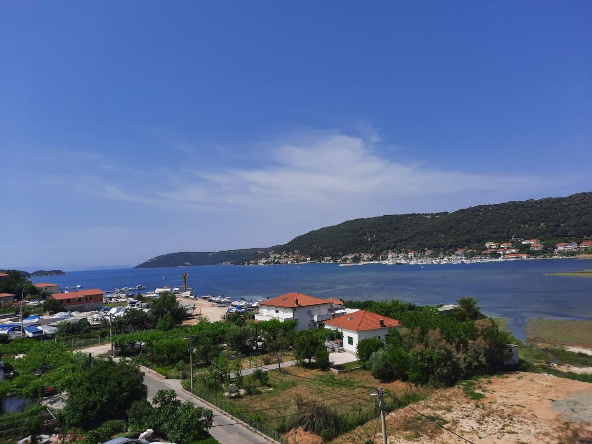 Marovito Appartement Supetarska Draga Buitenkant foto