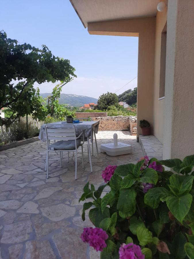 Marovito Appartement Supetarska Draga Buitenkant foto