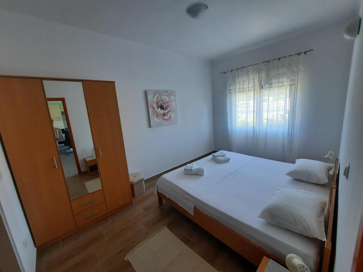 Marovito Appartement Supetarska Draga Buitenkant foto