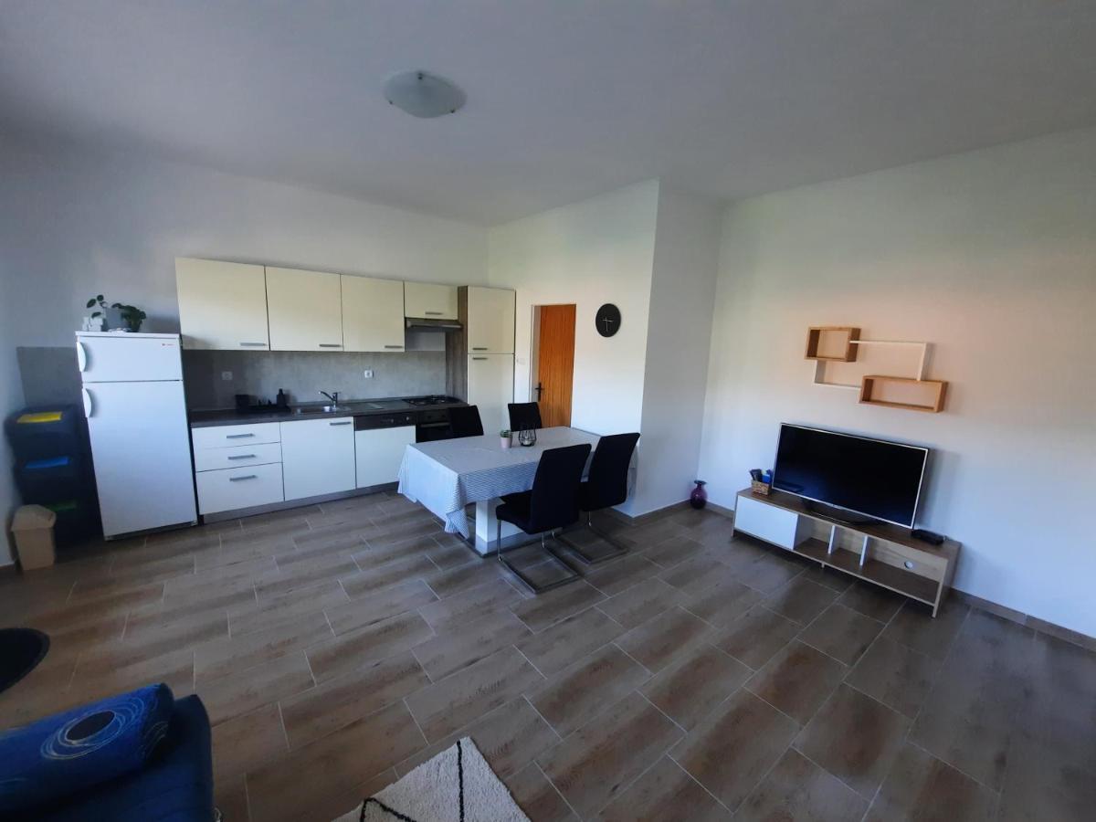 Marovito Appartement Supetarska Draga Buitenkant foto