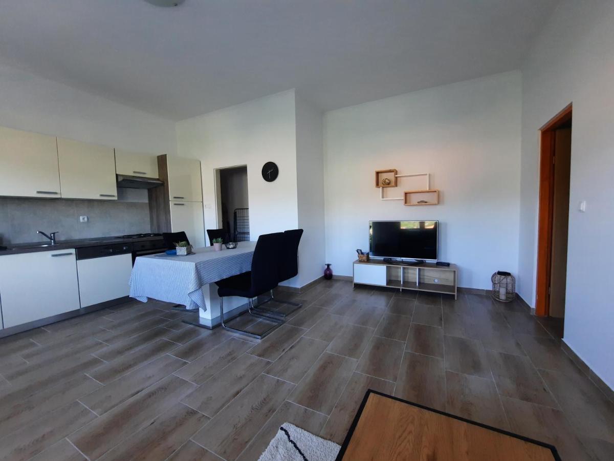Marovito Appartement Supetarska Draga Buitenkant foto