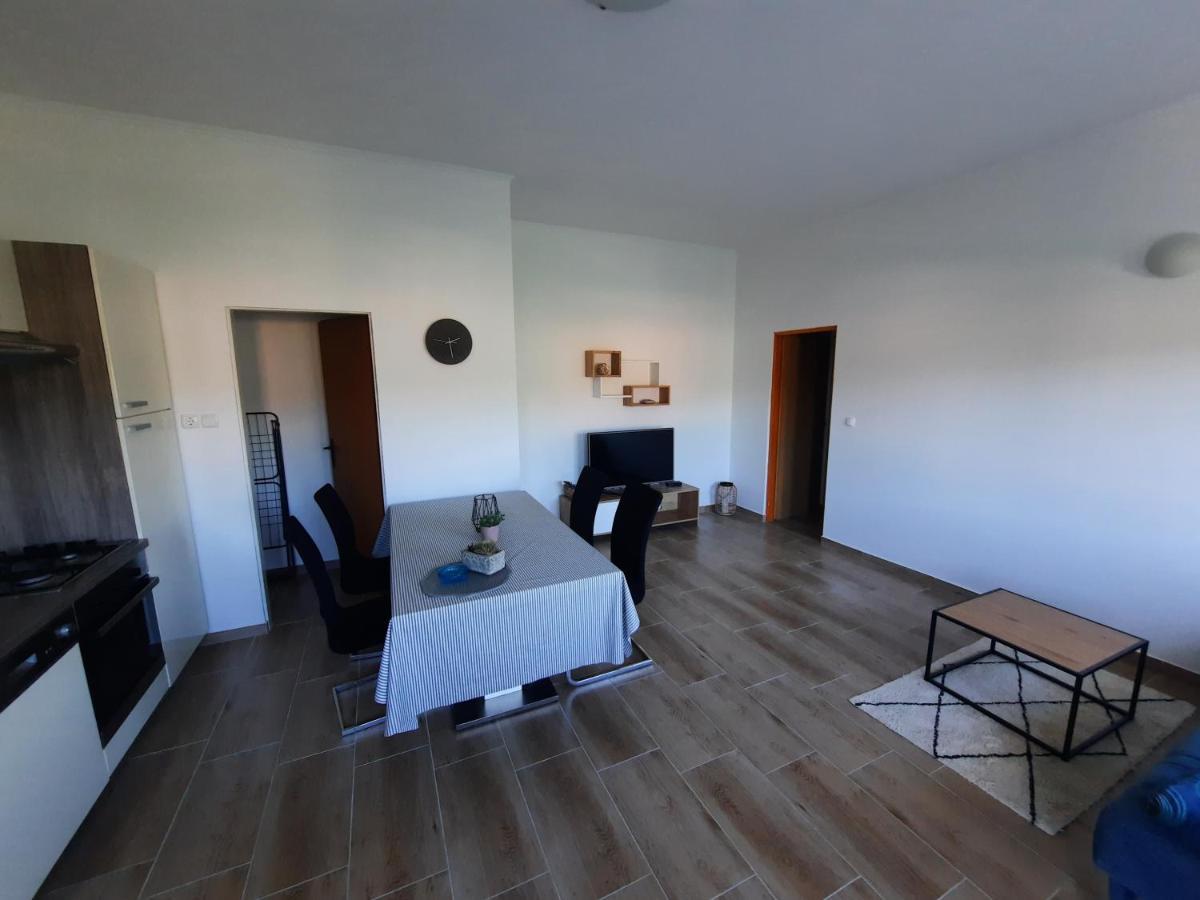 Marovito Appartement Supetarska Draga Buitenkant foto