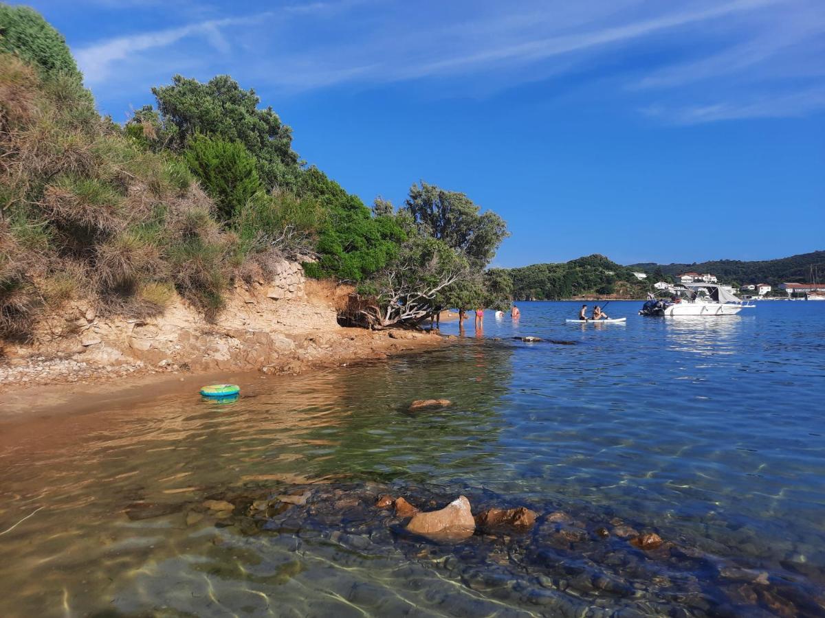 Marovito Appartement Supetarska Draga Buitenkant foto